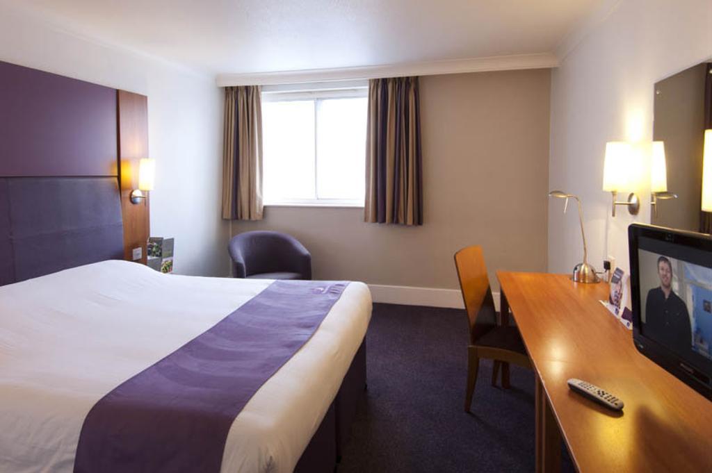 Premier Inn Sittingbourne Kent Værelse billede