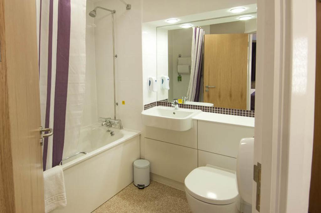 Premier Inn Sittingbourne Kent Værelse billede