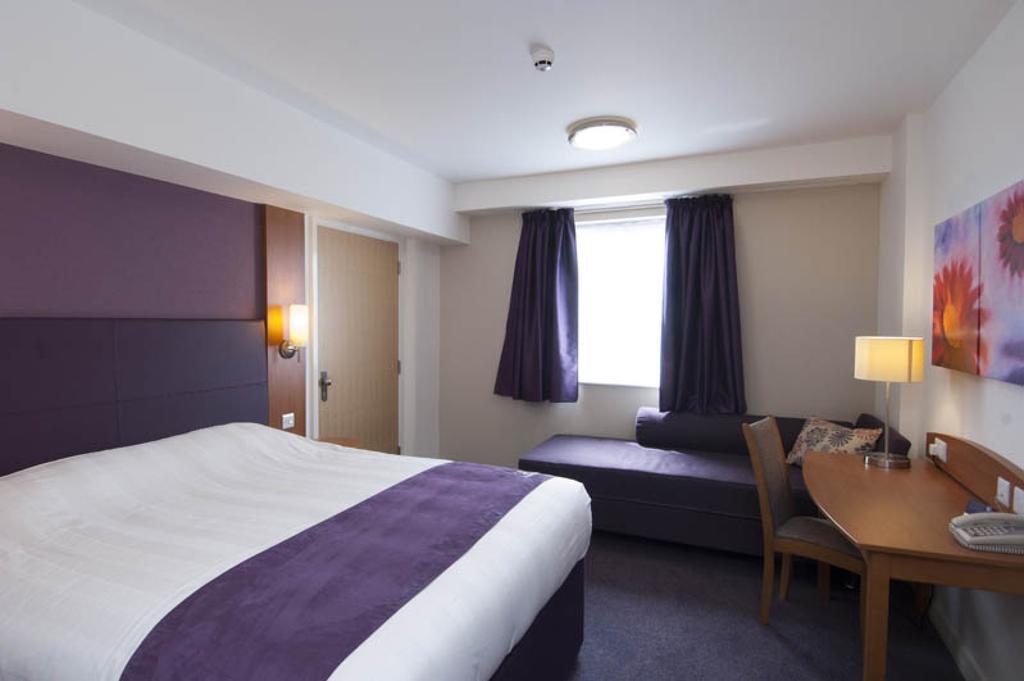 Premier Inn Sittingbourne Kent Værelse billede
