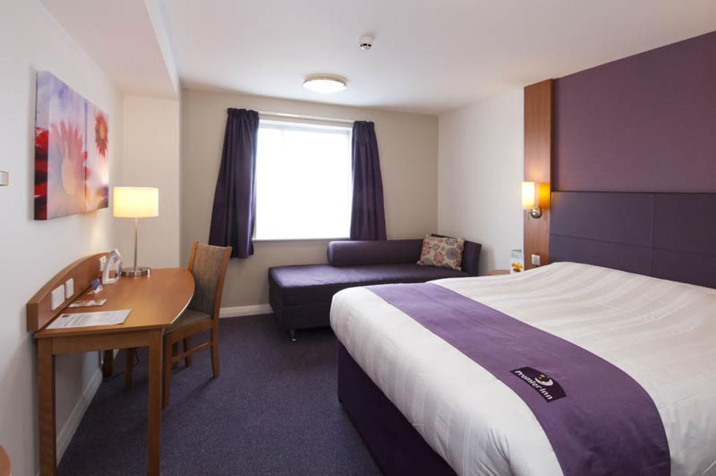 Premier Inn Sittingbourne Kent Værelse billede